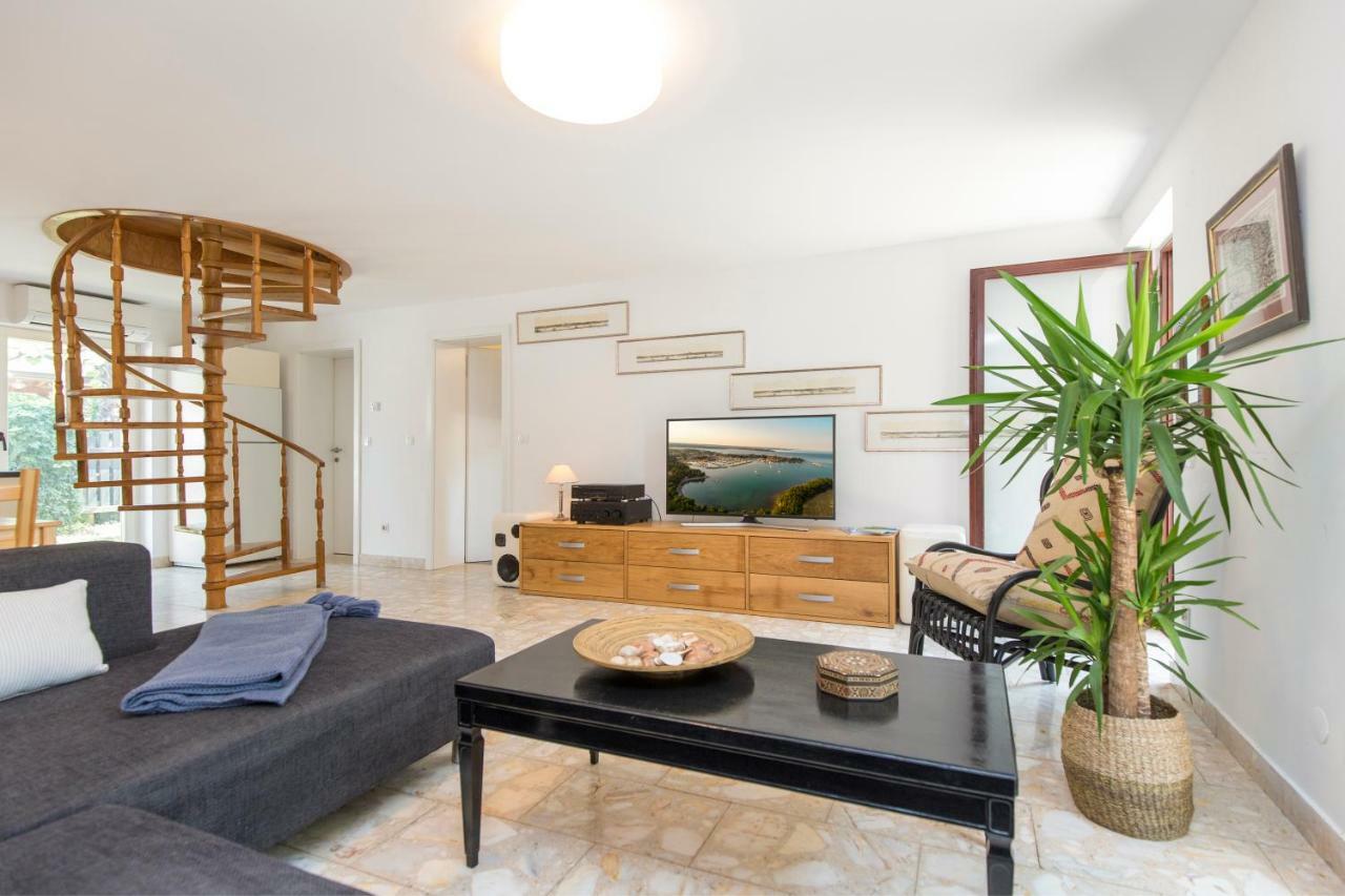Casa Flora 3-Minutes' Walk From The Beach Novigrad Istria Esterno foto